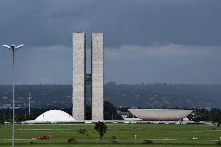 Deputados do Amapá querem investigar escândalo do Master antes da CPMI nacional